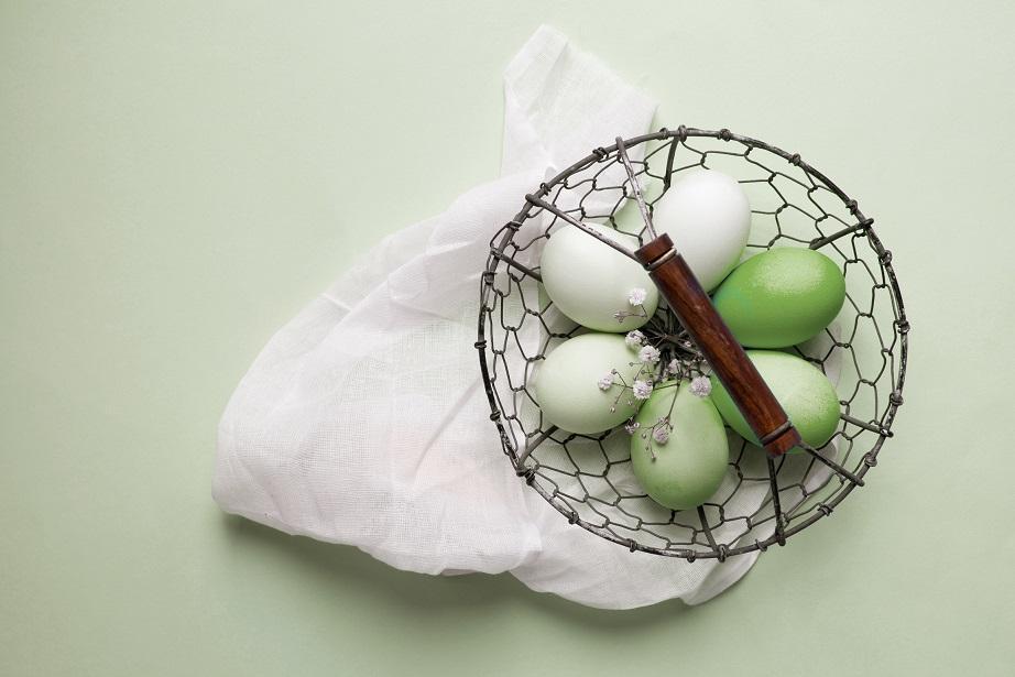 Dye your Easter Eggs with matcha